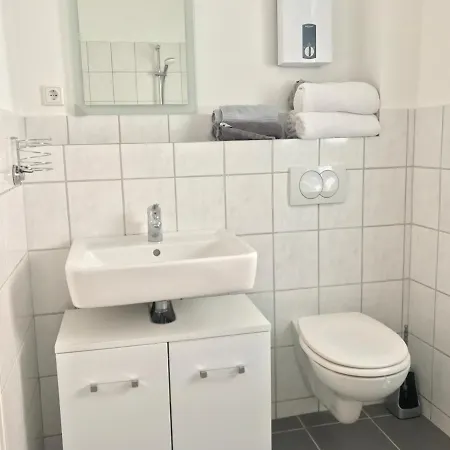 Aparts House - Balkon - Free Parking- Wifi - Kitchen * 에센