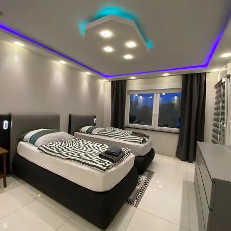 Aparts House - Balkon - Free Parking- Wifi - Kitchen 아파트 에센