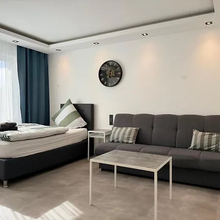 Aparts House - Balkon - Free Parking- Wifi - Kitchen 아파트 *