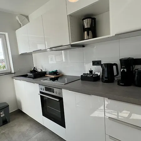 Aparts House - Balkon - Free Parking- Wifi - Kitchen Lägenhet