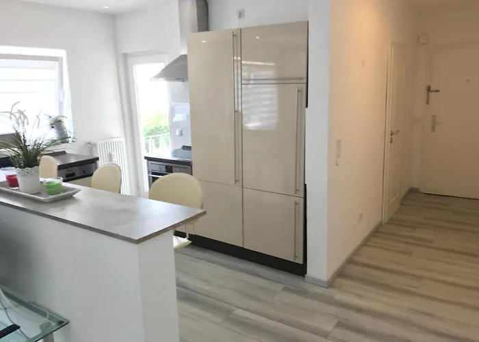 Lägenhet Aparts House - Balkon - Free Parking- Wifi - Kitchen *