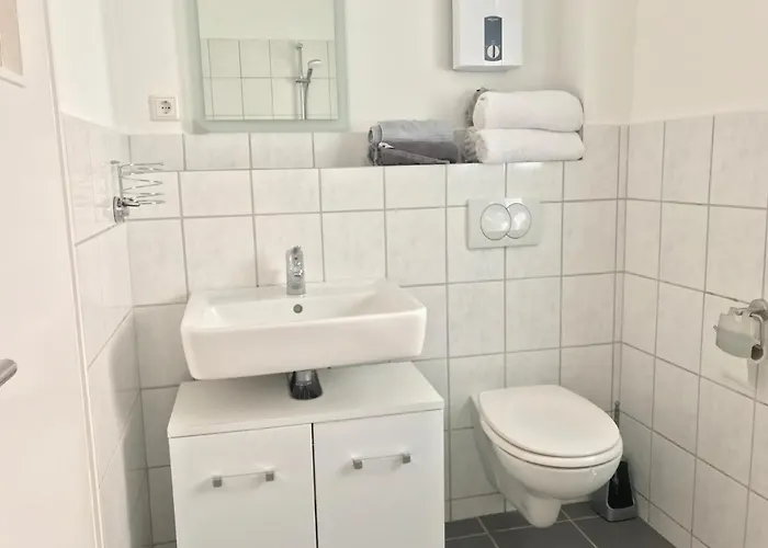 Aparts House - Balkon - Free Parking- Wifi - Kitchen * 埃森